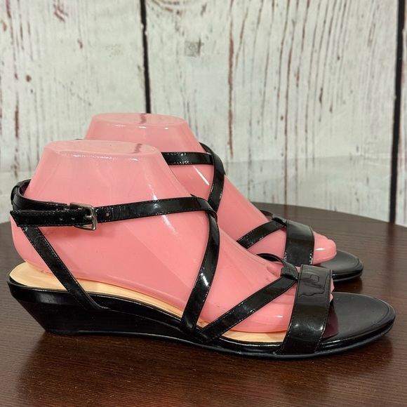 COLE HAAN KIE RIN WEDGE Black Patent Leather Strappy Sandals kitten heel size 8 - Picture 3 of 16